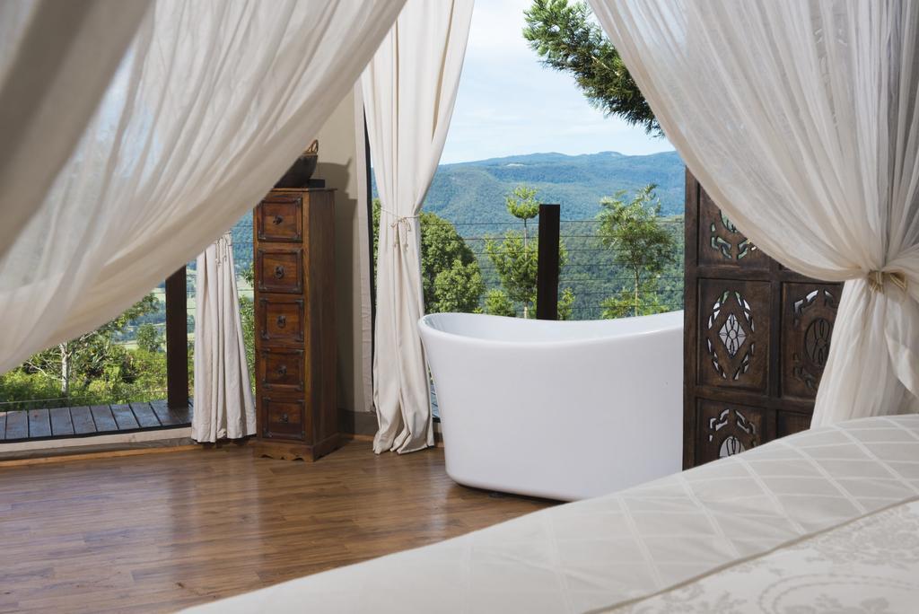 Clouds Safari Hotel Beechmont Екстериор снимка